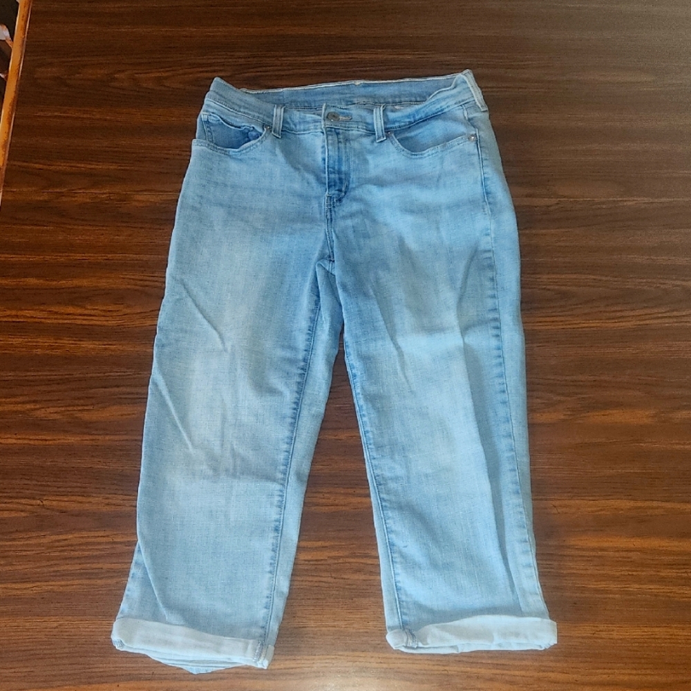 Levi Strauss & Co. Light Blue Women's Cropped Jeans Size 29